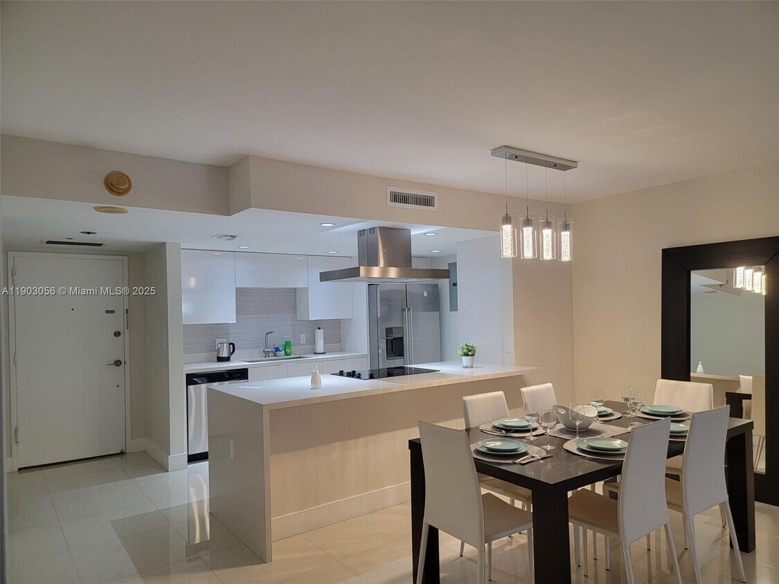 Foto principal - 150 Ocean Ln Dr