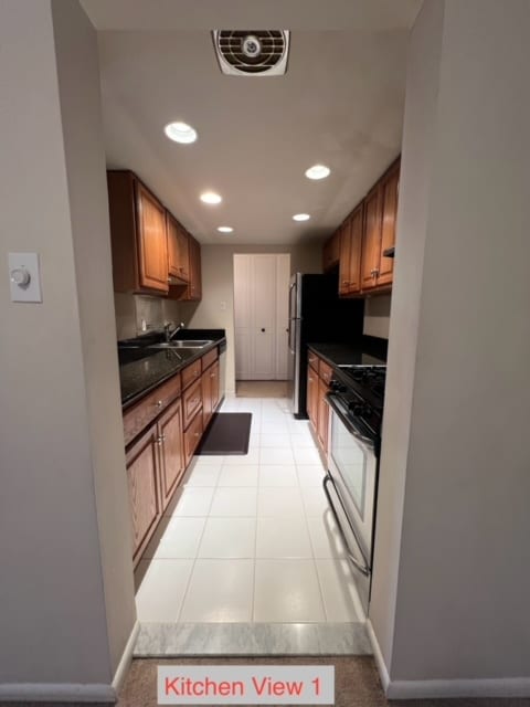 Building Photo - 272 Drummers Ln