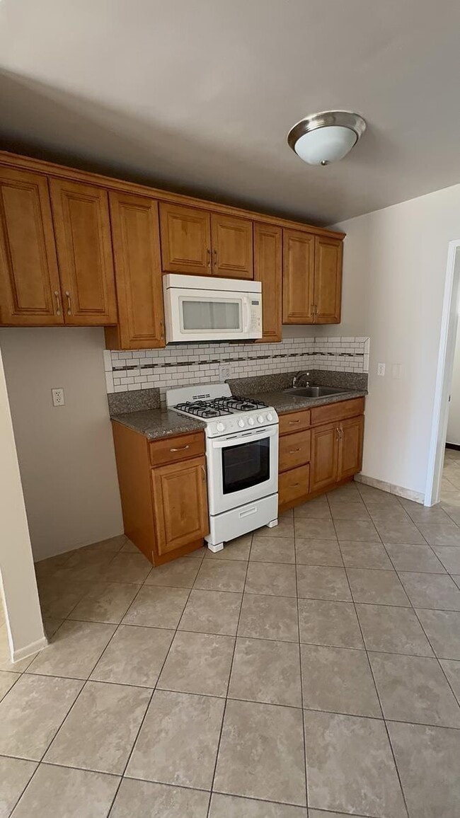 Interior Photo - 8742 Orion
