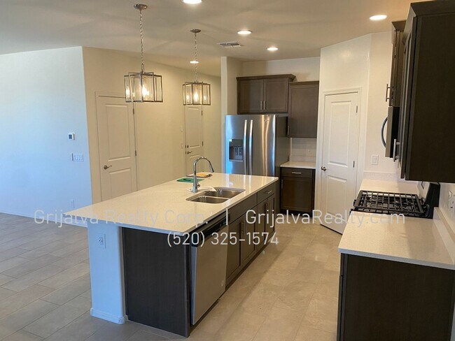 Building Photo - 10677 W Harrigan Dr