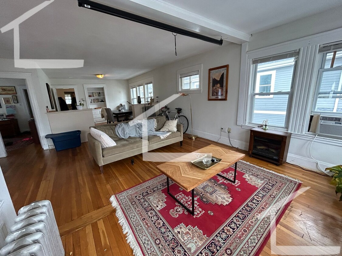 Foto principal - Big 2 bed on Allston/Brookline Border for 9/1