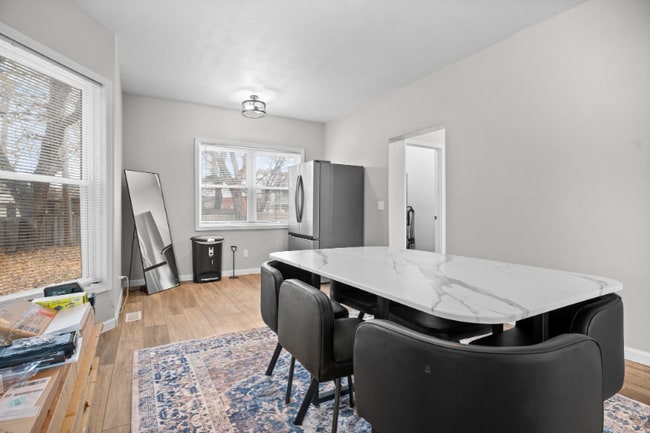 Building Photo - 1842 Crawford Rd