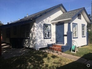 Building Photo - 2831 Jones St