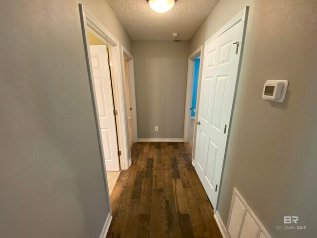 Foto del edificio - 13324 Cathedral Ln