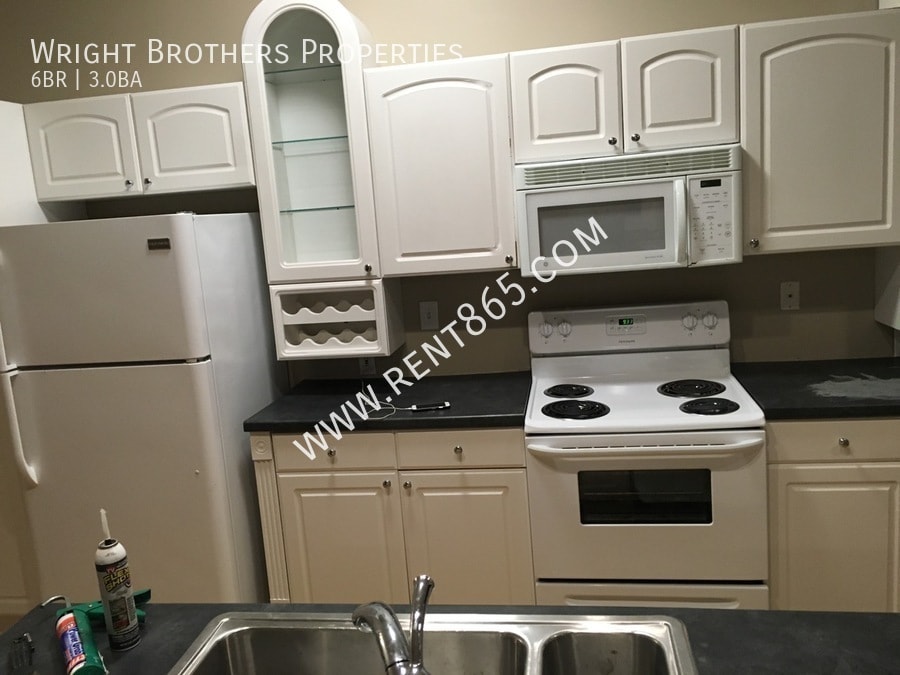 Photo - 1318 Laurel Avenue - 2-2
