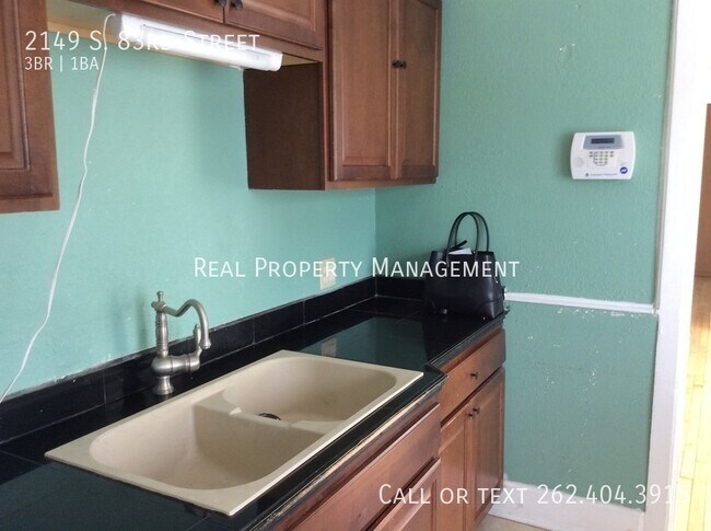 Foto del edificio - 2149 S 83rd St