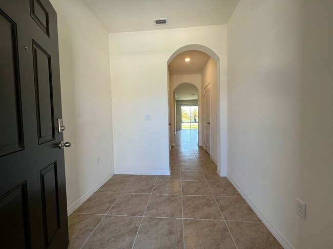 Building Photo - 1065 Blue Jay Dr