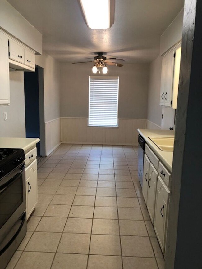 Foto del edificio - 5222 Clearwater Ct