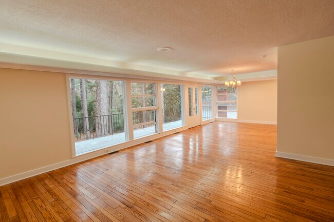 Building Photo - 1010 Bion Butler Rd