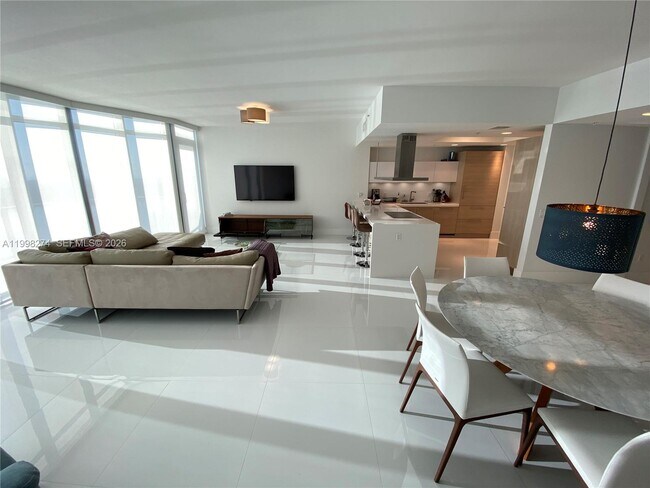 Foto del edificio - 17301 Biscayne Blvd