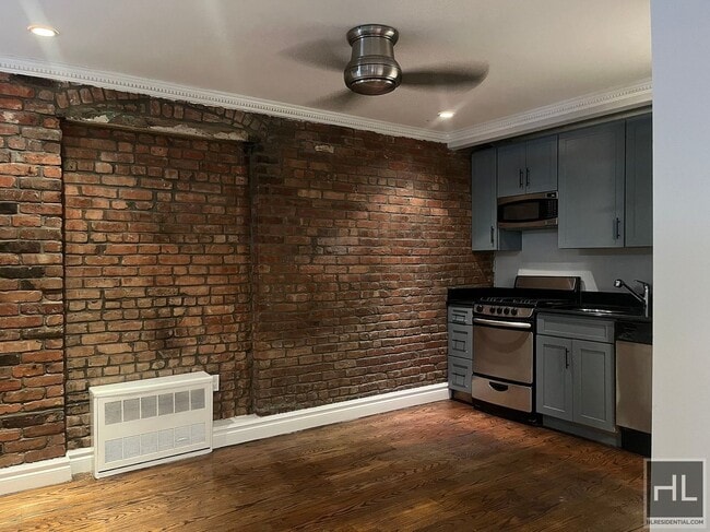 Building Photo - East 9th Street