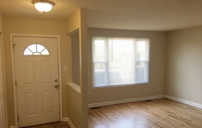 Building Photo - 17225 Coventry Ln