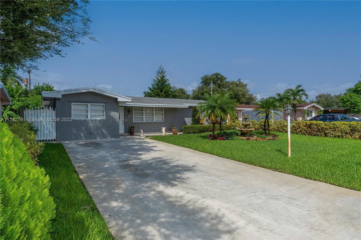 7781 NW 15th St, Pembroke Pines, FL 33024 House for Rent in Pembroke Pines, FL