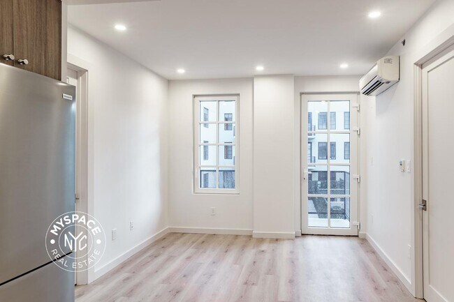 Foto del edificio - 251 Front St