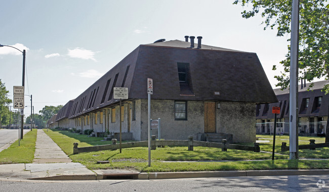 Building Photo - Harbor Homes