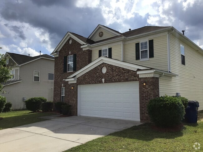 Building Photo - 3104 Olustee Dr