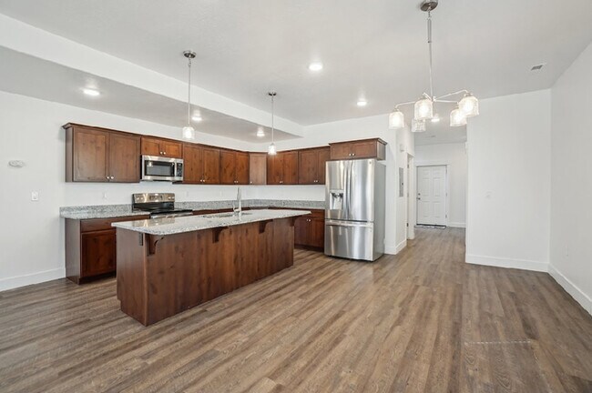 Building Photo - 2918 Pingree Ave E