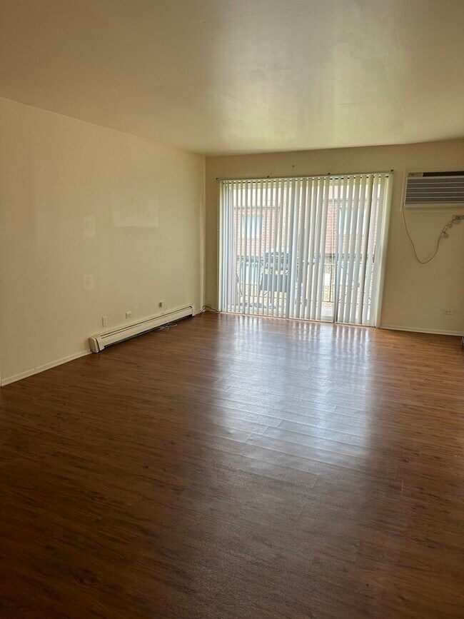 Foto del edificio - 10461 Dearlove Rd