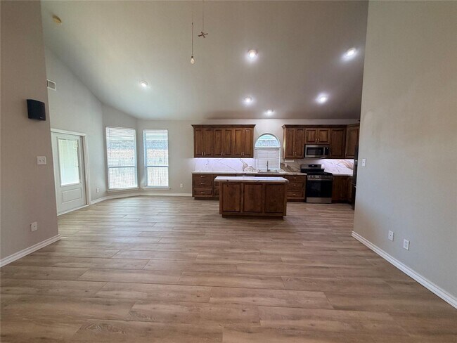 Building Photo - 12917 Farmington Dr