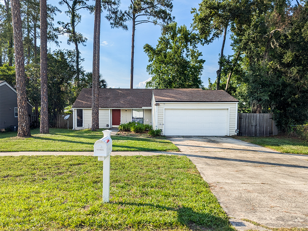 Primary Photo - 10454 Arrowhead Dr