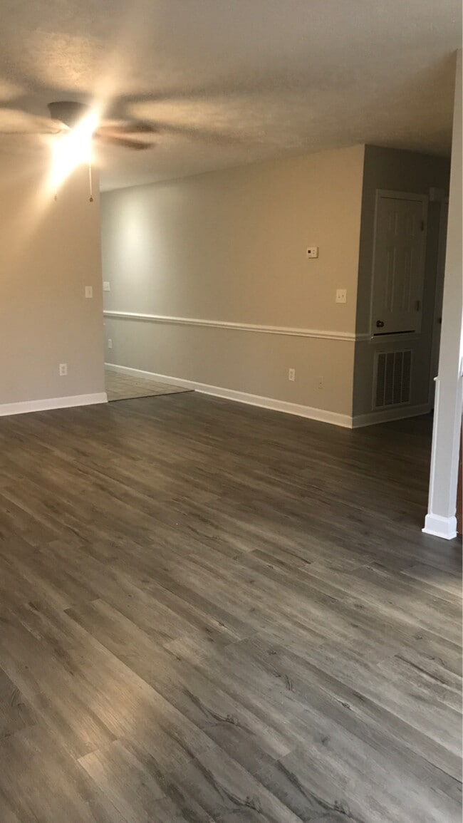 Building Photo - 476 Sheffield Ct
