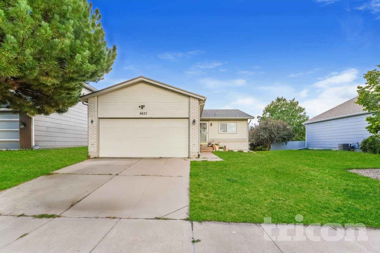 Foto principal - 6625 Bear Tooth Dr