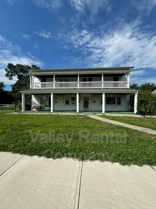 Building Photo - 64 Lyman St