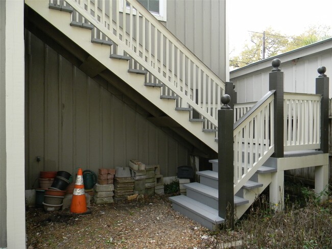 Building Photo - 2423 Avenue L