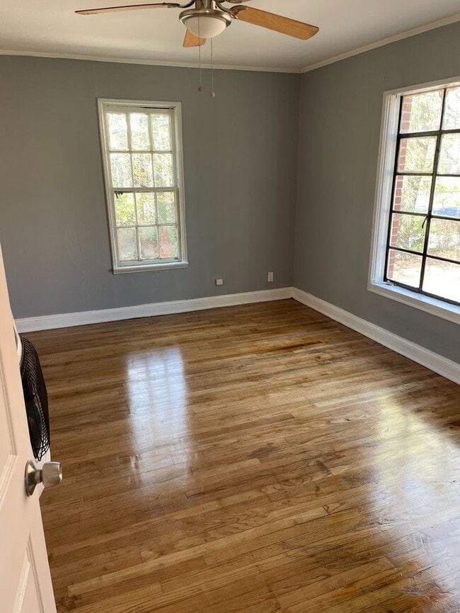 Building Photo - Remodeled Unit in Highland