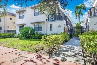 Building Photo - 974 Biarritz Dr