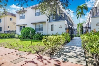 Building Photo - 974 Biarritz Dr