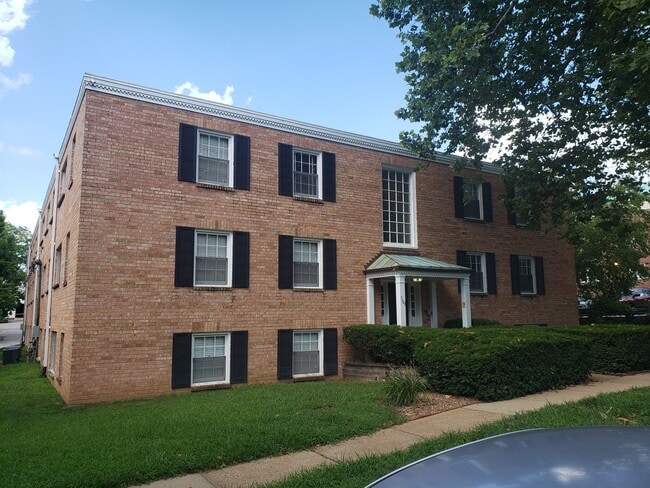 Building Photo - 7323 Hoover Ave