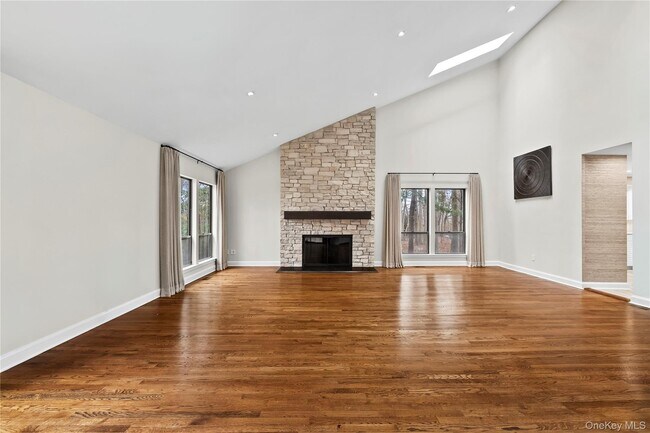 Foto del edificio - 1 Yale Dr