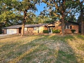 Building Photo - 204 S Morrison Dr
