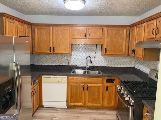 Building Photo - 7910 Four Oaks Ct