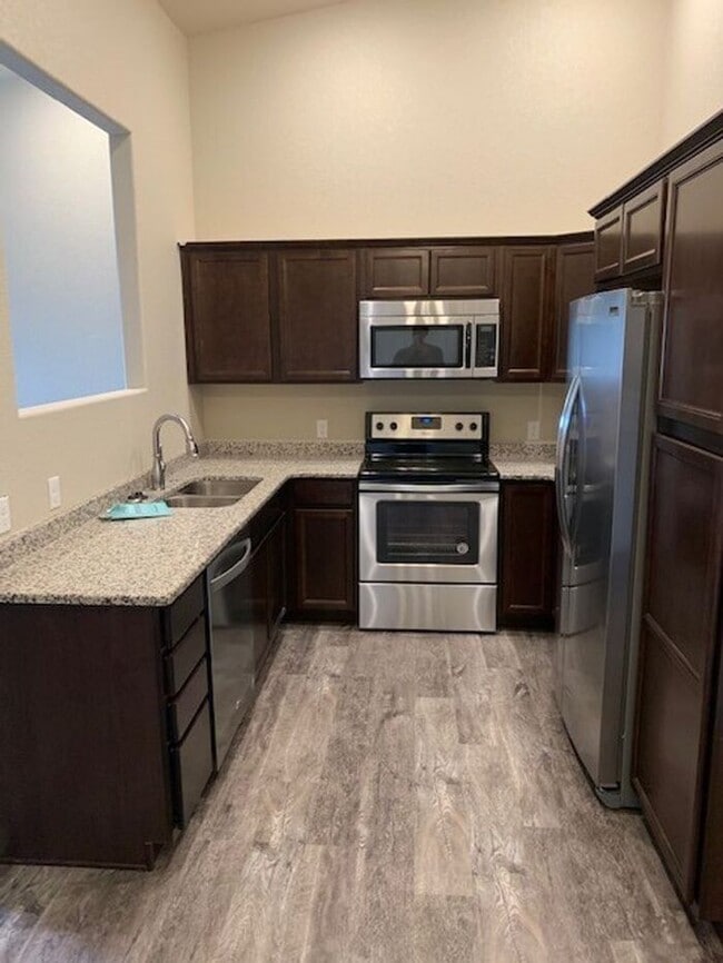 Building Photo - 1592 Monterey Rd