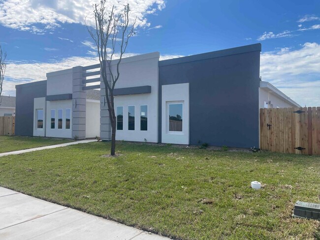 Building Photo - 4217 La Vista Ave