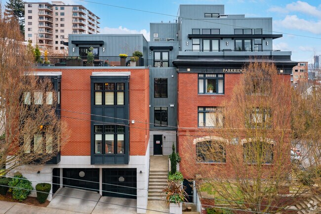 Building Photo - 916 Queen Anne Ave N