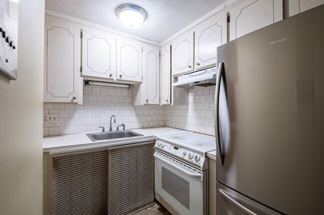 Building Photo - 7 Cass St