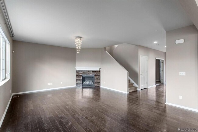 Foto del edificio - Beautiful 5 Bed 4 Bath Home Located in the...