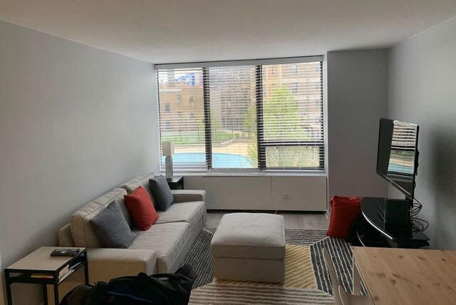 Foto del edificio - 3930 N Pine Grove Ave