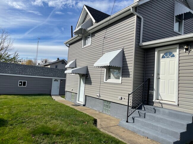 Foto del edificio - 1739 Ohio Ave NE