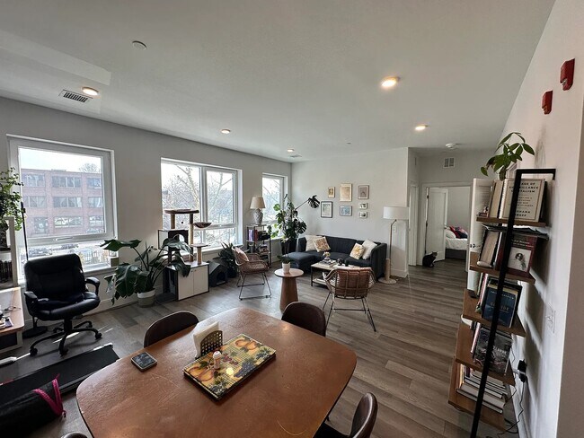Building Photo - 957 Dorchester Ave