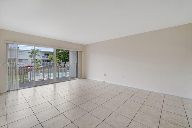 Foto del edificio - 7713 SW 88th St