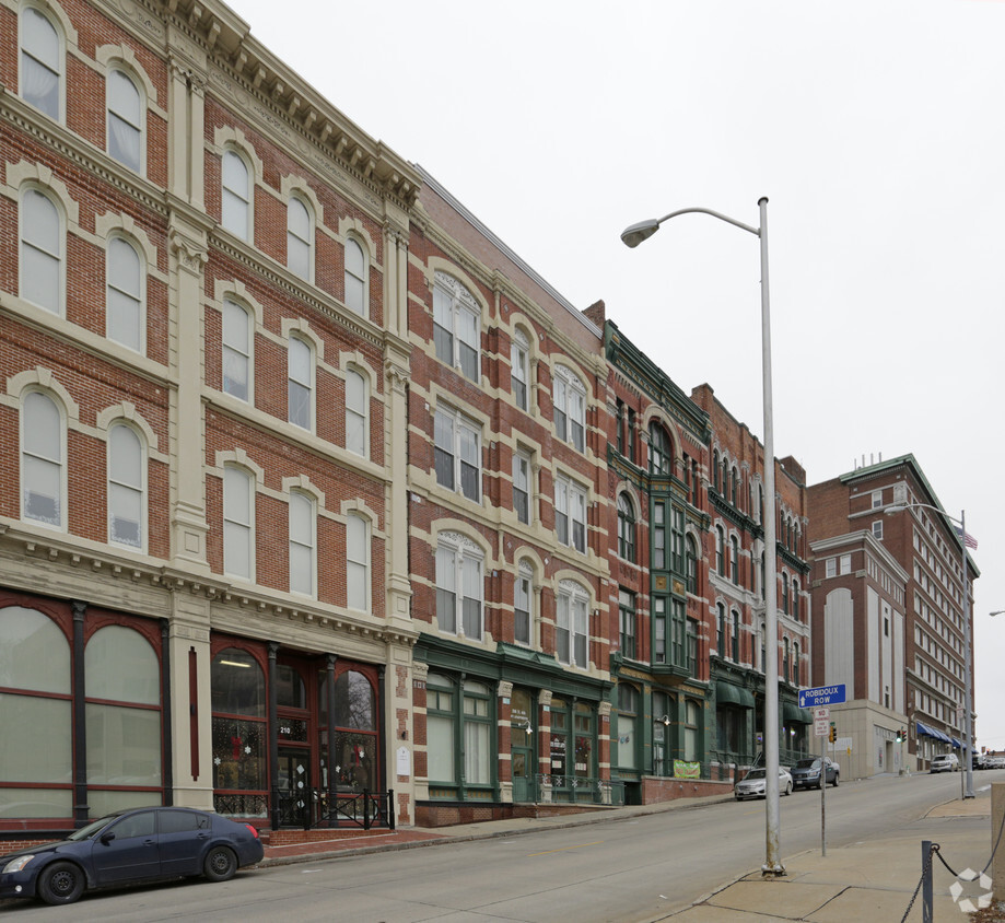 Primary Photo - Fourth Street Lofts