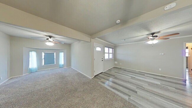 Building Photo - 3821 SE Elmhurst Ln