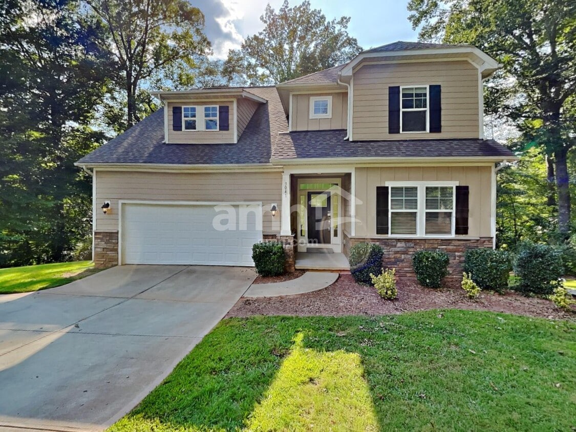 Foto principal - 3041 Greenmont Cir
