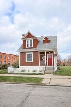 Building Photo - 833 N Michigan St