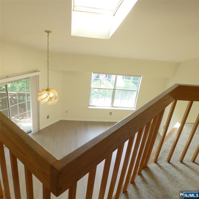 Building Photo - 233 Village Cir Dr