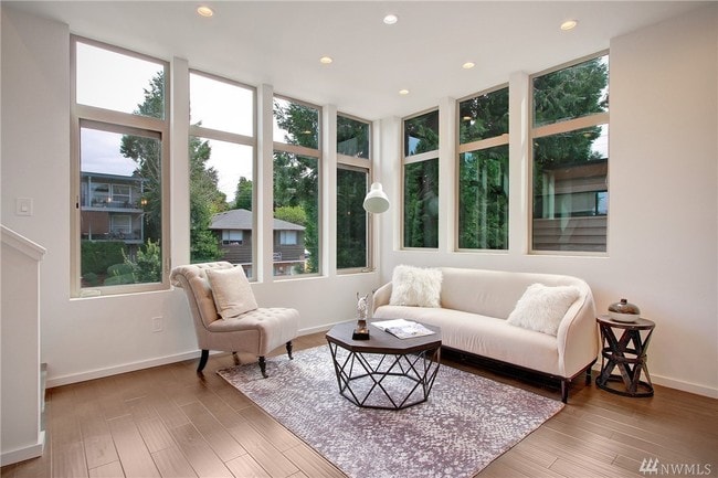 Building Photo - 5953 Fauntleroy Way SW